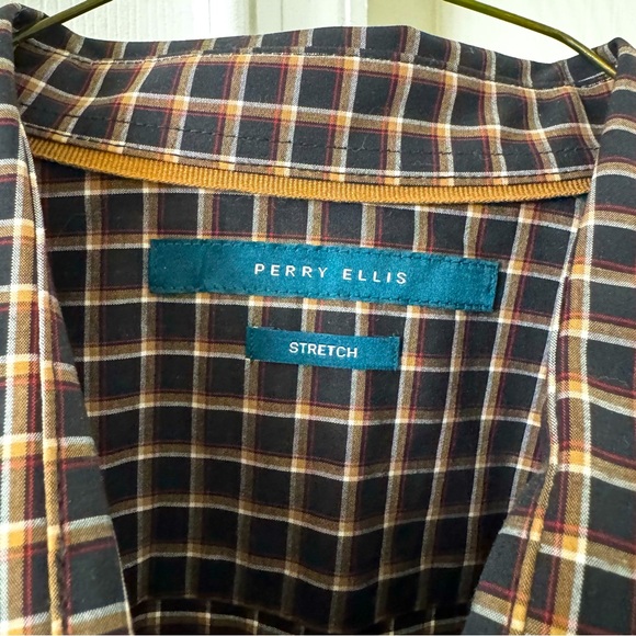 NWT- Perry Ellis Brown Checkered Print Men’s Button Down| Size Medium - Picture 3 of 5